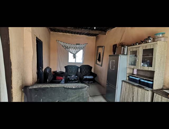 2 BEDROOM HOUSE FOR SALE IN LANGAVILLE